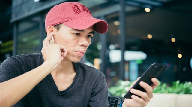 Mark Gurman: AirPods Pro đời mới có thể sẽ có cảm biến thân nhiệt như Apple Watch 8 và Ultra