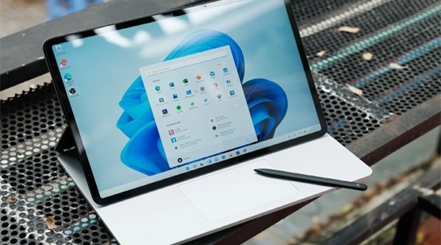 Microsoft Surface Laptop Studio 2 được cho là ra mắt cuối năm nay, trang bị RTX 4060 và 64GB RAM